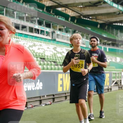 13.09.2026 - 21. swb-Marathon Bremen Michael Burmester http://msf.ph/oto/10475515 13.09.2026 10:38:51 Laufen im Stadion 10090, 10091, 10135, 10138, 10139, 10168, 10188, 10190, 10204, 10205, 10217, 10229, 10238, 10259, 10260, 10273, 10274, 10279, 10280, 10283, 10305, 10314, 10323, 10360, 10363, 10364, 10370, 10375, 10376, 10378, 10404, 10432, 10457, 10465, 10469, 10488, 10493, 10501, 10505, 10510, 10511, 10526, 10556, 10576, 10595, 10598, 10609, 10616, 10619, 10630, 10645, 10654, 10660, 10661, 10662, 10664, 10674, 10681, 10682, 10686, 10695, 10697, 10712, 10743, 10802, 10823 meine-sportfotos.de