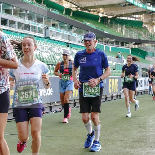 13.09.2026 - 21. swb-Marathon Bremen Michael Burmester http://msf.ph/oto/10475532 13.09.2026 13:16:35 Laufen im Stadion 134, 143, 153, 231, 263, 267, 271, 449, 588, 598, 612, 653, 990, 1057, 1185, 1312, 1465, 1539, 1813, 1825, 1874, 1987, 2013, 2067, 2096, 2218, 2235, 2259, 2351, 2359, 2363, 2381, 2385, 2386, 2468, 2532, 2550, 2562, 2579, 2586, 2655, 2664, 2667, 2678, 2698, 2760, 2778, 2783, 2797, 2799, 2821, 2846, 2859, 2874, 2958, 2974, 2996, 3001, 3075, 3104, 3133, 3157, 3165, 3185, 3195, 3213, 3237, 3265, 3314, 3331, 3366, 3382, 3387, 3479, 3486, 3501, 3506, 3512, 3829 meine-sportfotos.de