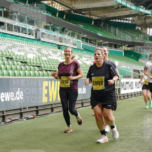 13.09.2026 - 21. swb-Marathon Bremen Michael Burmester http://msf.ph/oto/10475582 13.09.2026 10:38:53 Laufen im Stadion 10090, 10091, 10135, 10138, 10139, 10168, 10188, 10190, 10204, 10205, 10217, 10229, 10238, 10259, 10260, 10273, 10274, 10279, 10280, 10283, 10305, 10314, 10323, 10360, 10363, 10364, 10370, 10375, 10376, 10378, 10404, 10432, 10457, 10465, 10469, 10488, 10493, 10501, 10505, 10510, 10511, 10526, 10556, 10576, 10595, 10598, 10609, 10616, 10619, 10630, 10645, 10654, 10660, 10661, 10662, 10664, 10681, 10682, 10686, 10695, 10697, 10712, 10743, 10802, 10823 meine-sportfotos.de