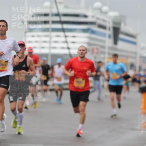 13.09.2026 - Kiel Lauf Andreas Tolksdorf http://msf.ph/oto/10475624 13.09.2026 11:47:56 Kiellinie 10914 meine-sportfotos.de