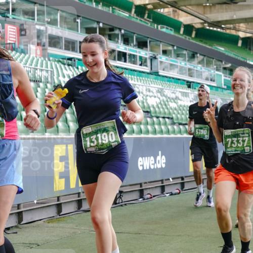 13.09.2026 - 21. swb-Marathon Bremen Michael Burmester http://msf.ph/oto/10475650 13.09.2026 13:16:38 Laufen im Stadion 134, 143, 153, 231, 263, 267, 271, 449, 588, 598, 612, 653, 990, 1057, 1185, 1312, 1465, 1539, 1813, 1825, 1874, 1987, 2013, 2067, 2096, 2218, 2235, 2259, 2351, 2359, 2363, 2381, 2385, 2386, 2389, 2468, 2532, 2550, 2562, 2579, 2586, 2655, 2664, 2667, 2678, 2698, 2760, 2778, 2783, 2797, 2799, 2821, 2846, 2859, 2874, 2958, 2974, 2996, 3001, 3075, 3104, 3133, 3157, 3165, 3185, 3195, 3213, 3237, 3265, 3314, 3331, 3366, 3382, 3387, 3479, 3486, 3501, 3506, 3512, 3829 meine-sportfotos.de