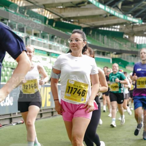 13.09.2026 - 21. swb-Marathon Bremen Michael Burmester http://msf.ph/oto/10475706 13.09.2026 10:38:58 Laufen im Stadion 10090, 10091, 10135, 10138, 10139, 10168, 10188, 10190, 10204, 10205, 10217, 10229, 10238, 10259, 10260, 10273, 10274, 10279, 10280, 10283, 10305, 10314, 10323, 10360, 10363, 10364, 10370, 10375, 10376, 10378, 10404, 10432, 10457, 10465, 10469, 10488, 10493, 10501, 10505, 10510, 10511, 10526, 10556, 10576, 10595, 10609, 10616, 10619, 10630, 10645, 10654, 10660, 10661, 10662, 10664, 10681, 10682, 10686, 10695, 10697, 10712, 10743, 10802, 10823 meine-sportfotos.de