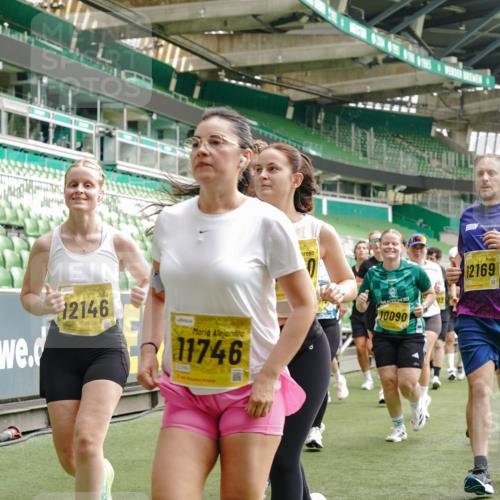 13.09.2026 - 21. swb-Marathon Bremen Michael Burmester http://msf.ph/oto/10475718 13.09.2026 10:38:58 Laufen im Stadion 10090, 10091, 10135, 10138, 10139, 10168, 10188, 10190, 10204, 10205, 10217, 10229, 10238, 10259, 10260, 10273, 10274, 10279, 10280, 10283, 10305, 10314, 10323, 10360, 10363, 10364, 10370, 10375, 10376, 10378, 10404, 10432, 10457, 10465, 10469, 10488, 10493, 10501, 10505, 10510, 10511, 10526, 10556, 10576, 10595, 10609, 10616, 10619, 10630, 10645, 10654, 10660, 10661, 10662, 10664, 10681, 10682, 10686, 10695, 10697, 10712, 10743, 10802, 10823 meine-sportfotos.de