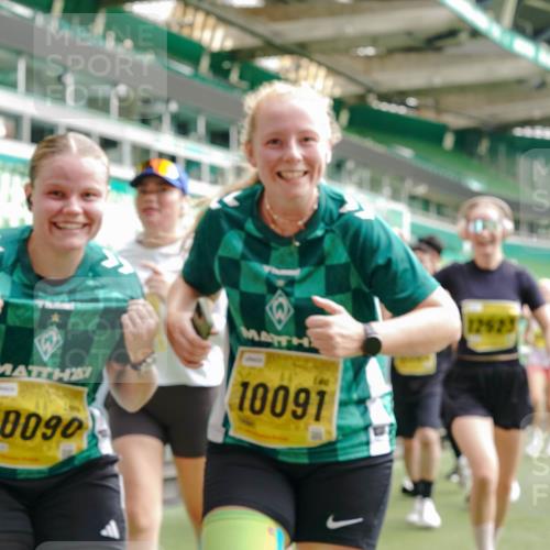 13.09.2026 - 21. swb-Marathon Bremen Michael Burmester http://msf.ph/oto/10475838 13.09.2026 10:39:02 Laufen im Stadion 10090, 10091, 10135, 10138, 10139, 10168, 10188, 10190, 10204, 10205, 10217, 10229, 10238, 10259, 10260, 10279, 10280, 10283, 10305, 10314, 10323, 10360, 10363, 10364, 10370, 10375, 10376, 10378, 10404, 10432, 10457, 10465, 10469, 10484, 10488, 10493, 10501, 10505, 10510, 10511, 10526, 10556, 10576, 10580, 10595, 10609, 10616, 10619, 10630, 10645, 10654, 10660, 10661, 10662, 10664, 10681, 10682, 10686, 10695, 10697, 10712, 10743, 10802, 10823 meine-sportfotos.de