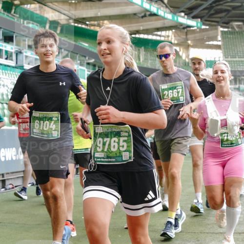 13.09.2026 - 21. swb-Marathon Bremen Michael Burmester http://msf.ph/oto/10475855 13.09.2026 13:16:43 Laufen im Stadion 134, 143, 153, 231, 263, 267, 271, 449, 588, 598, 612, 653, 990, 1057, 1185, 1312, 1465, 1539, 1813, 1825, 1874, 1987, 2013, 2067, 2096, 2218, 2259, 2351, 2363, 2381, 2385, 2386, 2389, 2419, 2468, 2532, 2550, 2562, 2579, 2586, 2655, 2664, 2667, 2678, 2698, 2760, 2778, 2783, 2797, 2799, 2821, 2846, 2859, 2874, 2974, 2984, 2996, 3001, 3075, 3104, 3133, 3157, 3165, 3185, 3195, 3213, 3237, 3265, 3314, 3331, 3366, 3382, 3387, 3431, 3479, 3486, 3501, 3506, 3512, 3829 meine-sportfotos.de