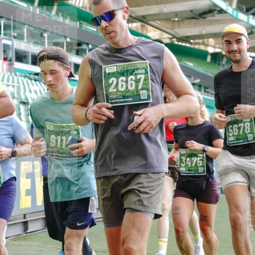 13.09.2026 - 21. swb-Marathon Bremen Michael Burmester http://msf.ph/oto/10475901 13.09.2026 13:16:45 Laufen im Stadion 134, 143, 153, 231, 263, 267, 271, 449, 588, 598, 612, 653, 990, 1057, 1185, 1312, 1424, 1425, 1465, 1539, 1790, 1813, 1825, 1874, 1987, 2013, 2067, 2096, 2218, 2259, 2351, 2363, 2381, 2385, 2386, 2389, 2419, 2468, 2532, 2550, 2562, 2579, 2586, 2655, 2664, 2667, 2678, 2698, 2760, 2778, 2783, 2797, 2799, 2821, 2846, 2859, 2874, 2974, 2984, 2996, 3001, 3075, 3104, 3133, 3157, 3165, 3185, 3195, 3213, 3237, 3265, 3314, 3331, 3366, 3382, 3387, 3431, 3479, 3486, 3501, 3506, 3512 meine-sportfotos.de
