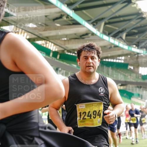 13.09.2026 - 21. swb-Marathon Bremen Michael Burmester http://msf.ph/oto/10475937 13.09.2026 10:39:06 Laufen im Stadion 10090, 10091, 10135, 10138, 10139, 10168, 10188, 10190, 10204, 10205, 10217, 10229, 10234, 10238, 10259, 10260, 10279, 10280, 10283, 10305, 10314, 10360, 10363, 10364, 10370, 10375, 10376, 10378, 10404, 10432, 10457, 10465, 10469, 10484, 10488, 10493, 10501, 10505, 10510, 10511, 10526, 10556, 10576, 10580, 10595, 10609, 10616, 10619, 10630, 10645, 10654, 10660, 10661, 10662, 10664, 10681, 10682, 10686, 10695, 10697, 10712, 10737, 10743, 10802, 10823 meine-sportfotos.de