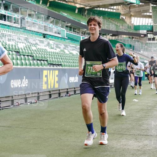 13.09.2026 - 21. swb-Marathon Bremen Michael Burmester http://msf.ph/oto/10475971 13.09.2026 13:16:47 Laufen im Stadion 134, 143, 153, 231, 263, 267, 271, 449, 588, 598, 612, 653, 990, 1057, 1185, 1312, 1424, 1425, 1465, 1539, 1790, 1813, 1825, 1874, 1987, 2013, 2067, 2096, 2218, 2259, 2351, 2363, 2381, 2385, 2386, 2389, 2419, 2468, 2532, 2550, 2562, 2579, 2586, 2655, 2664, 2667, 2678, 2698, 2778, 2783, 2797, 2799, 2821, 2846, 2859, 2874, 2974, 2984, 2996, 3001, 3075, 3104, 3133, 3157, 3165, 3185, 3195, 3213, 3237, 3265, 3314, 3331, 3366, 3382, 3387, 3431, 3479, 3486, 3501, 3506, 3512 meine-sportfotos.de