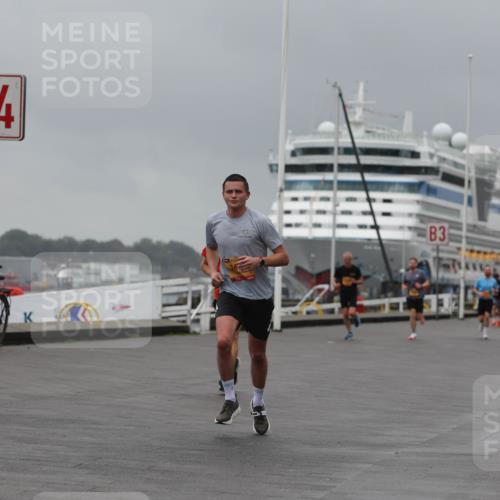 13.09.2026 - Kiel Lauf Andreas Tolksdorf http://msf.ph/oto/10476067 13.09.2026 11:48:37 Kiellinie 2926, 4, 3 meine-sportfotos.de