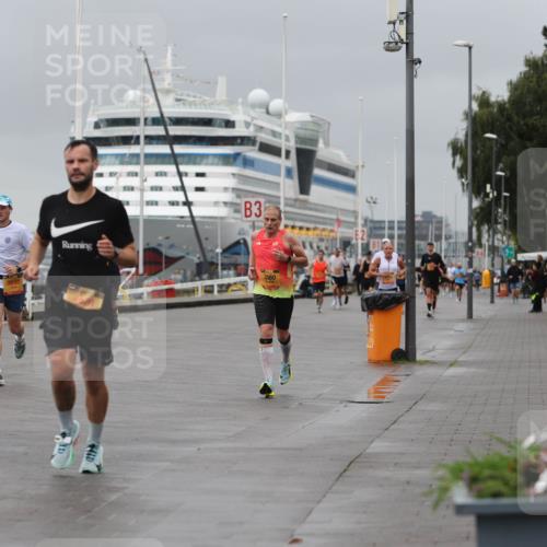 13.09.2026 - Kiel Lauf Andreas Tolksdorf http://msf.ph/oto/10476251 13.09.2026 11:48:54 Kiellinie 3648, 3, 3360, 100, 9171, 31734 meine-sportfotos.de