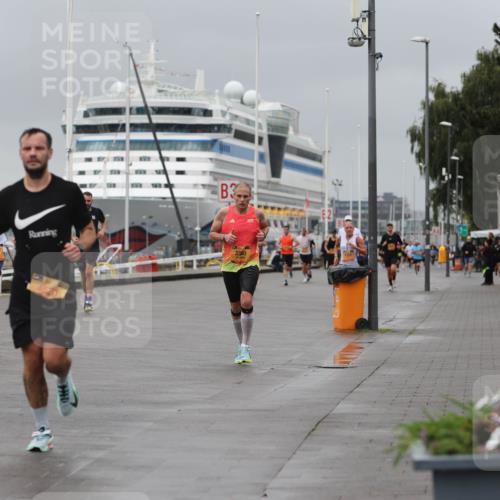 13.09.2026 - Kiel Lauf Andreas Tolksdorf http://msf.ph/oto/10476260 13.09.2026 11:48:55 Kiellinie 7462, 3, 3360, 100, 31, 347 meine-sportfotos.de