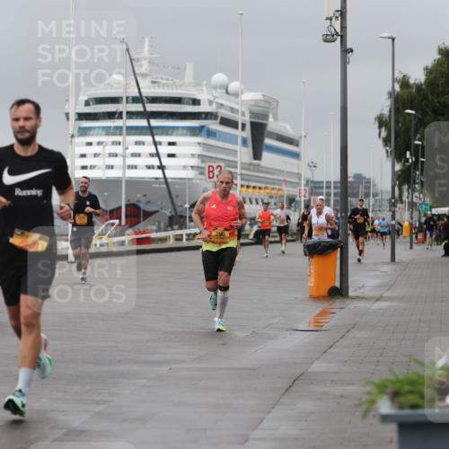 13.09.2026 - Kiel Lauf Andreas Tolksdorf http://msf.ph/oto/10476264 13.09.2026 11:48:55 Kiellinie 7462, 3, 3360, 100, 9171 meine-sportfotos.de
