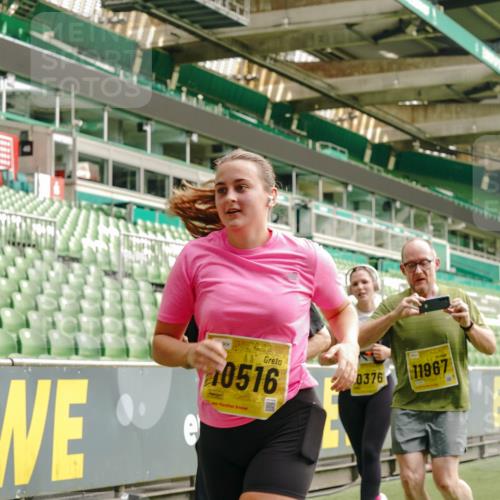 13.09.2026 - 21. swb-Marathon Bremen Michael Burmester http://msf.ph/oto/10476273 13.09.2026 10:39:15 Laufen im Stadion 10135, 10138, 10139, 10168, 10188, 10190, 10204, 10205, 10217, 10229, 10234, 10238, 10259, 10260, 10279, 10280, 10305, 10314, 10360, 10363, 10364, 10370, 10375, 10376, 10378, 10386, 10404, 10432, 10457, 10465, 10469, 10484, 10493, 10501, 10505, 10510, 10511, 10526, 10556, 10576, 10580, 10595, 10599, 10609, 10616, 10619, 10630, 10645, 10654, 10660, 10661, 10662, 10664, 10681, 10682, 10686, 10695, 10697, 10712, 10737, 10743, 10802, 10823 meine-sportfotos.de