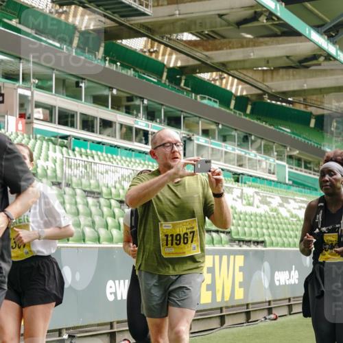 13.09.2026 - 21. swb-Marathon Bremen Michael Burmester http://msf.ph/oto/10476314 13.09.2026 10:39:15 Laufen im Stadion 10135, 10138, 10139, 10168, 10188, 10190, 10204, 10205, 10217, 10229, 10234, 10238, 10259, 10260, 10279, 10280, 10305, 10314, 10360, 10363, 10364, 10370, 10375, 10376, 10378, 10386, 10404, 10432, 10457, 10465, 10469, 10484, 10493, 10501, 10505, 10510, 10511, 10526, 10556, 10576, 10580, 10595, 10599, 10609, 10616, 10619, 10630, 10645, 10654, 10660, 10661, 10662, 10664, 10681, 10682, 10686, 10695, 10697, 10712, 10737, 10743, 10802, 10823 meine-sportfotos.de