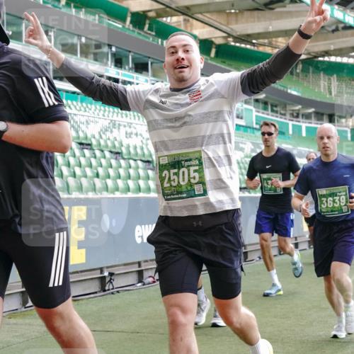 13.09.2026 - 21. swb-Marathon Bremen Michael Burmester http://msf.ph/oto/10476343 13.09.2026 13:16:56 Laufen im Stadion 134, 143, 153, 231, 267, 271, 449, 588, 598, 612, 653, 990, 1057, 1185, 1312, 1424, 1425, 1465, 1539, 1790, 1813, 1825, 1874, 1987, 2013, 2067, 2096, 2218, 2259, 2351, 2363, 2381, 2386, 2389, 2419, 2468, 2532, 2550, 2562, 2579, 2586, 2601, 2655, 2664, 2678, 2698, 2778, 2797, 2799, 2821, 2846, 2874, 2974, 2984, 2996, 3001, 3075, 3104, 3133, 3165, 3180, 3195, 3213, 3237, 3265, 3314, 3331, 3337, 3366, 3382, 3387, 3421, 3431, 3479, 3486, 3501, 3506, 3512, 3548 meine-sportfotos.de