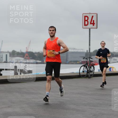 13.09.2026 - Kiel Lauf Andreas Tolksdorf http://msf.ph/oto/10476378 13.09.2026 11:49:12 Kiellinie 38, 2450, 4, 115, 11118 meine-sportfotos.de
