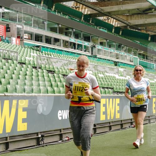 13.09.2026 - 21. swb-Marathon Bremen Michael Burmester http://msf.ph/oto/10476454 13.09.2026 10:39:21 Laufen im Stadion 10135, 10138, 10139, 10156, 10168, 10188, 10190, 10204, 10205, 10217, 10229, 10234, 10238, 10259, 10260, 10279, 10280, 10305, 10314, 10360, 10363, 10364, 10370, 10378, 10386, 10404, 10432, 10457, 10465, 10469, 10484, 10493, 10501, 10505, 10510, 10511, 10526, 10556, 10576, 10580, 10595, 10599, 10609, 10616, 10619, 10630, 10645, 10653, 10654, 10660, 10661, 10662, 10664, 10681, 10682, 10686, 10695, 10696, 10697, 10712, 10737, 10743, 10751, 10802, 10823 meine-sportfotos.de