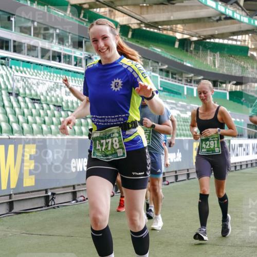 13.09.2026 - 21. swb-Marathon Bremen Michael Burmester http://msf.ph/oto/10476459 13.09.2026 13:16:59 Laufen im Stadion 134, 143, 153, 231, 267, 271, 449, 588, 598, 612, 653, 990, 1057, 1185, 1312, 1424, 1425, 1465, 1539, 1790, 1813, 1825, 1874, 1987, 2013, 2067, 2096, 2218, 2259, 2351, 2363, 2381, 2389, 2419, 2468, 2532, 2550, 2562, 2579, 2586, 2601, 2647, 2655, 2664, 2678, 2698, 2778, 2797, 2799, 2821, 2846, 2974, 2984, 2996, 3001, 3075, 3104, 3133, 3165, 3180, 3195, 3213, 3237, 3265, 3314, 3331, 3337, 3366, 3382, 3387, 3421, 3431, 3479, 3486, 3501, 3506, 3512, 3548 meine-sportfotos.de