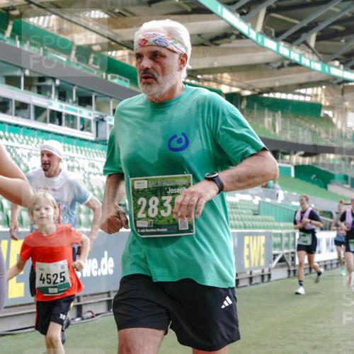 13.09.2026 - 21. swb-Marathon Bremen Michael Burmester http://msf.ph/oto/10476518 13.09.2026 13:17:01 Laufen im Stadion 134, 143, 153, 231, 267, 271, 311, 449, 588, 598, 612, 653, 990, 1057, 1185, 1312, 1424, 1425, 1465, 1539, 1790, 1813, 1825, 1874, 1987, 2013, 2067, 2096, 2218, 2259, 2351, 2363, 2381, 2389, 2419, 2468, 2532, 2550, 2562, 2579, 2586, 2601, 2647, 2655, 2664, 2678, 2698, 2778, 2797, 2799, 2821, 2846, 2974, 2984, 2996, 3001, 3075, 3104, 3133, 3165, 3180, 3195, 3213, 3237, 3265, 3314, 3331, 3337, 3366, 3382, 3387, 3421, 3431, 3479, 3486, 3501, 3506, 3512, 3548 meine-sportfotos.de