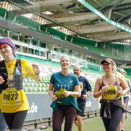 13.09.2026 - 21. swb-Marathon Bremen Michael Burmester http://msf.ph/oto/10476546 13.09.2026 10:39:25 Laufen im Stadion 10135, 10138, 10139, 10156, 10168, 10169, 10188, 10190, 10204, 10205, 10217, 10229, 10234, 10238, 10259, 10260, 10279, 10280, 10305, 10314, 10360, 10363, 10364, 10378, 10386, 10404, 10457, 10465, 10469, 10484, 10493, 10501, 10505, 10510, 10511, 10526, 10556, 10570, 10576, 10580, 10595, 10599, 10609, 10616, 10619, 10630, 10645, 10653, 10660, 10661, 10662, 10664, 10681, 10682, 10686, 10695, 10696, 10697, 10712, 10737, 10743, 10751, 10802, 10823 meine-sportfotos.de
