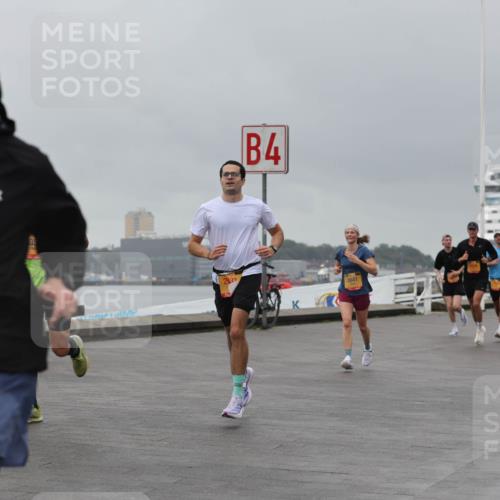 13.09.2026 - Kiel Lauf Andreas Tolksdorf http://msf.ph/oto/10476581 13.09.2026 11:49:33 Kiellinie 4, 293, 3641, 3 meine-sportfotos.de