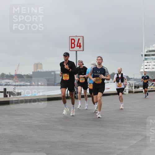 13.09.2026 - Kiel Lauf Andreas Tolksdorf http://msf.ph/oto/10476614 13.09.2026 11:49:37 Kiellinie 9836, 4, 3, 507 meine-sportfotos.de