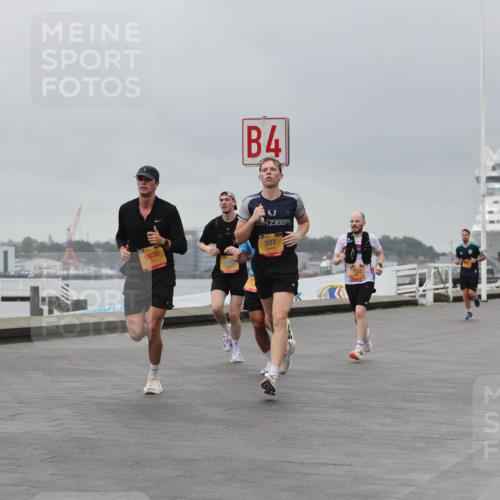 13.09.2026 - Kiel Lauf Andreas Tolksdorf http://msf.ph/oto/10476636 13.09.2026 11:49:37 Kiellinie 9836, 4, 507, 3 meine-sportfotos.de