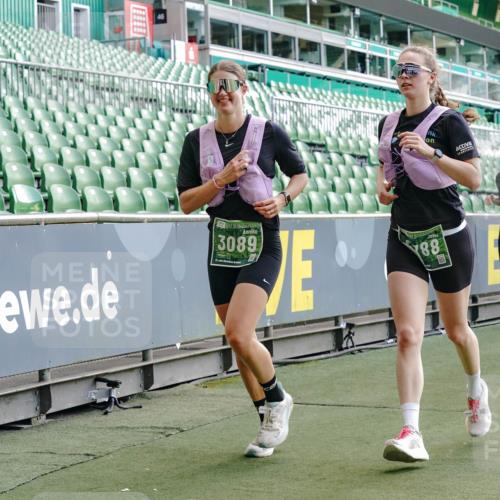 13.09.2026 - 21. swb-Marathon Bremen Michael Burmester http://msf.ph/oto/10476651 13.09.2026 13:17:05 Laufen im Stadion 134, 143, 153, 231, 267, 271, 311, 449, 588, 598, 612, 653, 990, 1057, 1185, 1312, 1424, 1425, 1465, 1539, 1790, 1813, 1825, 1874, 1987, 2013, 2067, 2096, 2218, 2259, 2351, 2363, 2381, 2389, 2419, 2468, 2532, 2550, 2562, 2579, 2586, 2601, 2647, 2655, 2664, 2678, 2698, 2778, 2797, 2799, 2821, 2846, 2974, 2984, 2996, 3001, 3104, 3133, 3180, 3195, 3213, 3237, 3314, 3331, 3337, 3366, 3382, 3387, 3421, 3431, 3479, 3486, 3501, 3506, 3512, 3548 meine-sportfotos.de
