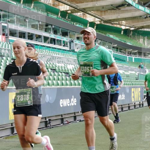 13.09.2026 - 21. swb-Marathon Bremen Michael Burmester http://msf.ph/oto/10476758 13.09.2026 13:17:09 Laufen im Stadion 134, 143, 153, 231, 267, 271, 311, 449, 588, 598, 612, 653, 990, 1057, 1185, 1312, 1424, 1425, 1465, 1539, 1790, 1813, 1825, 1987, 2013, 2067, 2096, 2218, 2259, 2351, 2363, 2381, 2389, 2419, 2468, 2532, 2550, 2562, 2579, 2586, 2601, 2647, 2655, 2664, 2678, 2698, 2778, 2797, 2799, 2821, 2846, 2974, 2984, 2996, 3001, 3104, 3133, 3180, 3195, 3213, 3237, 3314, 3331, 3337, 3366, 3387, 3421, 3431, 3479, 3486, 3501, 3506, 3512, 3548, 3654 meine-sportfotos.de