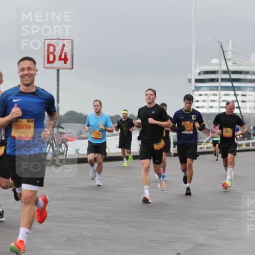 13.09.2026 - Kiel Lauf Andreas Tolksdorf http://msf.ph/oto/10476784 13.09.2026 11:49:47 Kiellinie 10039, 4, 7189, 3157, 5845, 3 meine-sportfotos.de