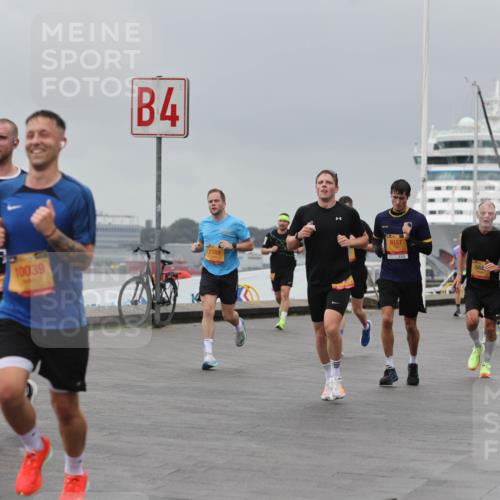 13.09.2026 - Kiel Lauf Andreas Tolksdorf http://msf.ph/oto/10476791 13.09.2026 11:49:47 Kiellinie 10039, 4, 7189, 8157, 3 meine-sportfotos.de