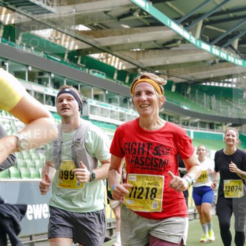 13.09.2026 - 21. swb-Marathon Bremen Michael Burmester http://msf.ph/oto/10476798 13.09.2026 10:39:31 Laufen im Stadion 10135, 10138, 10139, 10156, 10168, 10169, 10188, 10204, 10205, 10217, 10229, 10234, 10238, 10259, 10260, 10279, 10280, 10299, 10314, 10360, 10363, 10364, 10378, 10386, 10404, 10457, 10469, 10484, 10493, 10501, 10505, 10510, 10511, 10526, 10556, 10570, 10576, 10580, 10595, 10599, 10609, 10616, 10619, 10630, 10645, 10653, 10660, 10661, 10662, 10664, 10681, 10682, 10686, 10695, 10696, 10697, 10712, 10737, 10743, 10751, 10802 meine-sportfotos.de