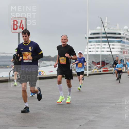 13.09.2026 - Kiel Lauf Andreas Tolksdorf http://msf.ph/oto/10476842 13.09.2026 11:49:49 Kiellinie 4, 39, 815, 5845, 6630, 3 meine-sportfotos.de