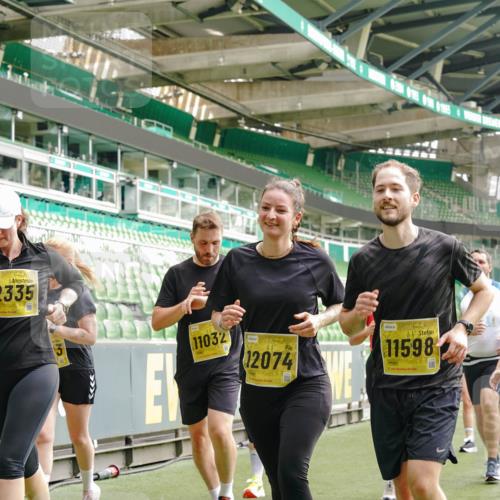 13.09.2026 - 21. swb-Marathon Bremen Michael Burmester http://msf.ph/oto/10476868 13.09.2026 10:39:32 Laufen im Stadion 10135, 10138, 10139, 10156, 10168, 10169, 10188, 10204, 10205, 10217, 10229, 10234, 10238, 10259, 10260, 10279, 10280, 10299, 10314, 10360, 10363, 10364, 10378, 10386, 10404, 10457, 10469, 10484, 10493, 10501, 10505, 10510, 10511, 10526, 10556, 10570, 10576, 10580, 10595, 10599, 10609, 10616, 10619, 10630, 10645, 10653, 10660, 10661, 10662, 10664, 10681, 10682, 10686, 10695, 10696, 10697, 10712, 10737, 10743, 10751, 10802 meine-sportfotos.de