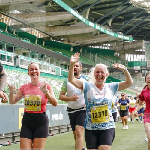 13.09.2026 - 21. swb-Marathon Bremen Michael Burmester http://msf.ph/oto/10476920 13.09.2026 10:39:34 Laufen im Stadion 10135, 10138, 10139, 10156, 10168, 10169, 10188, 10204, 10205, 10213, 10217, 10229, 10234, 10238, 10259, 10260, 10279, 10280, 10299, 10314, 10321, 10360, 10363, 10364, 10378, 10386, 10404, 10417, 10457, 10469, 10484, 10493, 10501, 10505, 10510, 10511, 10526, 10556, 10570, 10576, 10580, 10595, 10599, 10609, 10616, 10619, 10630, 10645, 10653, 10660, 10661, 10662, 10664, 10681, 10682, 10686, 10695, 10696, 10697, 10712, 10737, 10743, 10751, 10802 meine-sportfotos.de
