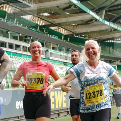 13.09.2026 - 21. swb-Marathon Bremen Michael Burmester http://msf.ph/oto/10476938 13.09.2026 10:39:34 Laufen im Stadion 10135, 10138, 10139, 10156, 10168, 10169, 10188, 10204, 10205, 10213, 10217, 10229, 10234, 10238, 10259, 10260, 10279, 10280, 10299, 10314, 10321, 10360, 10363, 10364, 10378, 10386, 10404, 10417, 10457, 10469, 10484, 10493, 10501, 10505, 10510, 10511, 10526, 10556, 10570, 10576, 10580, 10595, 10599, 10609, 10616, 10619, 10630, 10645, 10653, 10660, 10661, 10662, 10664, 10681, 10682, 10686, 10695, 10696, 10697, 10712, 10737, 10743, 10751, 10802 meine-sportfotos.de