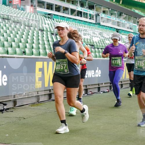 13.09.2026 - 21. swb-Marathon Bremen Michael Burmester http://msf.ph/oto/10477138 13.09.2026 13:17:20 Laufen im Stadion 134, 153, 231, 267, 271, 311, 404, 449, 588, 612, 653, 732, 753, 837, 990, 1057, 1185, 1312, 1424, 1425, 1465, 1539, 1790, 1813, 1825, 1844, 1868, 1987, 2056, 2067, 2096, 2259, 2351, 2357, 2358, 2363, 2381, 2389, 2419, 2532, 2550, 2562, 2579, 2586, 2601, 2647, 2655, 2664, 2678, 2698, 2778, 2797, 2799, 2821, 2846, 2880, 2893, 2974, 2984, 2996, 3104, 3133, 3146, 3180, 3195, 3210, 3213, 3314, 3331, 3337, 3366, 3387, 3421, 3431, 3479, 3501, 3506, 3512, 3537, 3548, 3633, 3654 meine-sportfotos.de