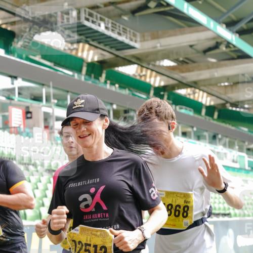 13.09.2026 - 21. swb-Marathon Bremen Michael Burmester http://msf.ph/oto/10477204 13.09.2026 10:39:44 Laufen im Stadion 10135, 10138, 10139, 10156, 10168, 10169, 10188, 10204, 10213, 10217, 10229, 10234, 10238, 10259, 10260, 10279, 10280, 10299, 10314, 10321, 10360, 10363, 10364, 10378, 10386, 10404, 10406, 10417, 10435, 10457, 10469, 10484, 10493, 10501, 10505, 10510, 10511, 10526, 10556, 10570, 10576, 10580, 10582, 10595, 10599, 10609, 10616, 10619, 10630, 10645, 10653, 10660, 10661, 10662, 10664, 10681, 10682, 10686, 10695, 10696, 10697, 10712, 10737, 10743, 10751 meine-sportfotos.de