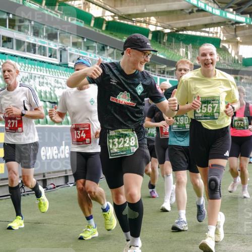 13.09.2026 - 21. swb-Marathon Bremen Michael Burmester http://msf.ph/oto/10477220 13.09.2026 13:17:22 Laufen im Stadion 134, 153, 231, 267, 271, 311, 404, 449, 588, 612, 732, 753, 837, 990, 1057, 1185, 1312, 1424, 1425, 1465, 1539, 1790, 1813, 1825, 1844, 1868, 1987, 2056, 2067, 2096, 2259, 2351, 2357, 2358, 2363, 2381, 2389, 2419, 2532, 2550, 2562, 2579, 2586, 2601, 2647, 2655, 2664, 2678, 2698, 2778, 2797, 2799, 2821, 2846, 2880, 2893, 2974, 2984, 2996, 3104, 3133, 3146, 3180, 3195, 3210, 3213, 3314, 3331, 3337, 3366, 3387, 3421, 3431, 3476, 3479, 3501, 3506, 3537, 3548, 3633, 3654 meine-sportfotos.de