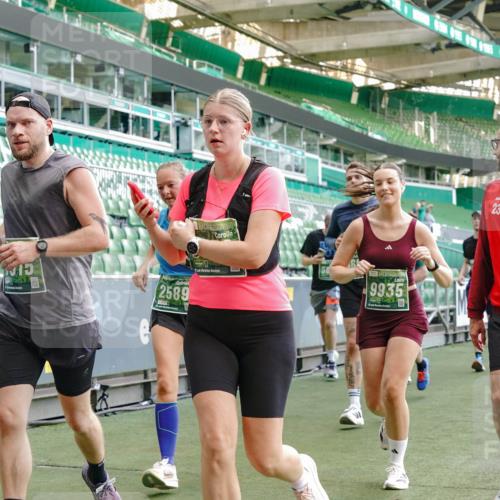 13.09.2026 - 21. swb-Marathon Bremen Michael Burmester http://msf.ph/oto/10477312 13.09.2026 13:17:25 Laufen im Stadion 134, 153, 231, 267, 271, 311, 404, 449, 588, 732, 753, 837, 990, 1057, 1185, 1312, 1424, 1425, 1465, 1539, 1790, 1813, 1825, 1844, 1868, 1987, 2056, 2067, 2096, 2259, 2351, 2357, 2358, 2363, 2381, 2389, 2419, 2532, 2550, 2562, 2579, 2586, 2601, 2647, 2655, 2664, 2698, 2778, 2797, 2799, 2821, 2846, 2849, 2880, 2893, 2974, 2984, 2996, 3104, 3133, 3146, 3180, 3195, 3210, 3213, 3314, 3331, 3337, 3366, 3387, 3421, 3431, 3476, 3479, 3501, 3506, 3537, 3548, 3633, 3654 meine-sportfotos.de
