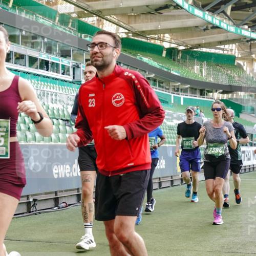 13.09.2026 - 21. swb-Marathon Bremen Michael Burmester http://msf.ph/oto/10477380 13.09.2026 13:17:26 Laufen im Stadion 134, 153, 231, 267, 271, 311, 404, 449, 588, 732, 753, 837, 990, 1057, 1185, 1312, 1424, 1425, 1465, 1539, 1790, 1813, 1825, 1844, 1868, 1987, 2056, 2067, 2096, 2259, 2351, 2357, 2358, 2363, 2381, 2389, 2419, 2532, 2550, 2562, 2579, 2586, 2601, 2647, 2655, 2664, 2698, 2778, 2797, 2799, 2821, 2846, 2849, 2880, 2893, 2974, 2984, 2996, 3104, 3133, 3146, 3180, 3195, 3210, 3213, 3314, 3331, 3337, 3366, 3387, 3421, 3431, 3476, 3479, 3501, 3506, 3537, 3548, 3633, 3654 meine-sportfotos.de