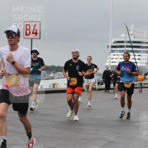 13.09.2026 - Kiel Lauf Andreas Tolksdorf http://msf.ph/oto/10477435 13.09.2026 11:50:28 Kiellinie 2, 4, 3163, 3, 8454 meine-sportfotos.de