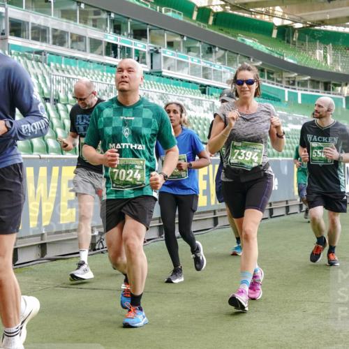 13.09.2026 - 21. swb-Marathon Bremen Michael Burmester http://msf.ph/oto/10477443 13.09.2026 13:17:27 Laufen im Stadion 134, 153, 231, 267, 271, 311, 404, 449, 588, 732, 753, 837, 990, 1057, 1185, 1312, 1424, 1425, 1465, 1539, 1790, 1813, 1825, 1844, 1868, 1987, 2056, 2067, 2096, 2259, 2351, 2357, 2358, 2363, 2381, 2389, 2419, 2532, 2550, 2562, 2579, 2586, 2601, 2647, 2655, 2664, 2698, 2778, 2797, 2799, 2821, 2846, 2849, 2880, 2893, 2974, 2984, 2996, 3104, 3133, 3146, 3180, 3195, 3210, 3213, 3314, 3331, 3337, 3366, 3387, 3421, 3431, 3476, 3479, 3501, 3506, 3537, 3548, 3633, 3654 meine-sportfotos.de