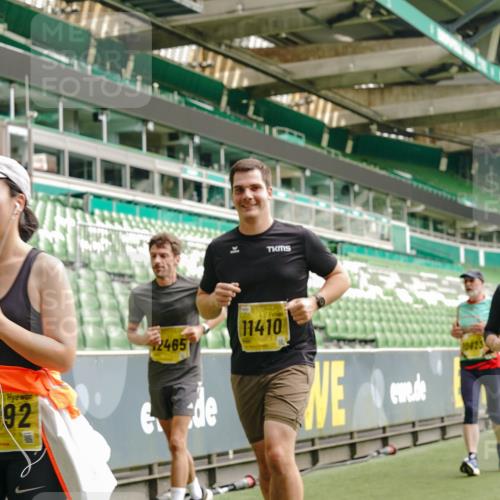 13.09.2026 - 21. swb-Marathon Bremen Michael Burmester http://msf.ph/oto/10477510 13.09.2026 10:39:55 Laufen im Stadion 10135, 10138, 10139, 10156, 10169, 10188, 10204, 10213, 10217, 10229, 10234, 10238, 10259, 10260, 10279, 10280, 10299, 10314, 10321, 10360, 10363, 10364, 10378, 10386, 10404, 10406, 10417, 10424, 10435, 10455, 10457, 10469, 10484, 10493, 10501, 10505, 10510, 10511, 10526, 10556, 10570, 10576, 10580, 10582, 10595, 10599, 10609, 10616, 10619, 10630, 10653, 10660, 10662, 10664, 10686, 10696, 10712, 10737, 10743, 10751 meine-sportfotos.de