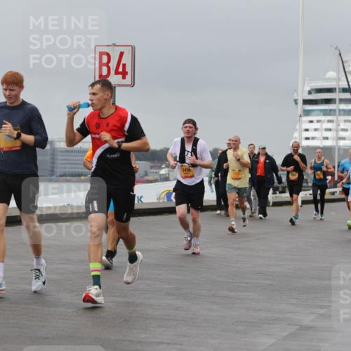 13.09.2026 - Kiel Lauf Andreas Tolksdorf http://msf.ph/oto/10477511 13.09.2026 11:50:40 Kiellinie 4, 2458, 7037, 3 meine-sportfotos.de