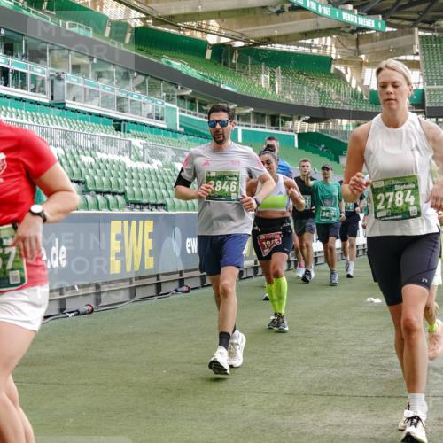 13.09.2026 - 21. swb-Marathon Bremen Michael Burmester http://msf.ph/oto/10477544 13.09.2026 13:17:31 Laufen im Stadion 134, 153, 231, 267, 271, 311, 404, 449, 588, 732, 753, 837, 990, 1057, 1185, 1312, 1424, 1425, 1465, 1539, 1790, 1813, 1825, 1844, 1868, 1987, 2056, 2067, 2096, 2123, 2259, 2351, 2357, 2358, 2363, 2381, 2389, 2419, 2532, 2550, 2562, 2579, 2586, 2601, 2647, 2655, 2664, 2698, 2778, 2797, 2799, 2821, 2846, 2849, 2880, 2893, 2974, 2984, 2996, 3104, 3133, 3146, 3180, 3195, 3210, 3213, 3314, 3337, 3366, 3387, 3421, 3431, 3476, 3479, 3501, 3506, 3537, 3548, 3633, 3654, 3740 meine-sportfotos.de