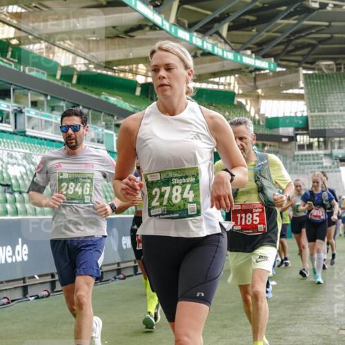 13.09.2026 - 21. swb-Marathon Bremen Michael Burmester http://msf.ph/oto/10477583 13.09.2026 13:17:31 Laufen im Stadion 134, 153, 231, 267, 271, 311, 404, 449, 588, 732, 753, 837, 990, 1057, 1185, 1312, 1424, 1425, 1465, 1539, 1790, 1813, 1825, 1844, 1868, 1987, 2056, 2067, 2096, 2123, 2259, 2351, 2357, 2358, 2363, 2381, 2389, 2419, 2532, 2550, 2562, 2579, 2586, 2601, 2647, 2655, 2664, 2698, 2778, 2797, 2799, 2821, 2846, 2849, 2880, 2893, 2974, 2984, 2996, 3104, 3133, 3146, 3180, 3195, 3210, 3213, 3314, 3337, 3366, 3387, 3421, 3431, 3476, 3479, 3501, 3506, 3537, 3548, 3633, 3654, 3740 meine-sportfotos.de