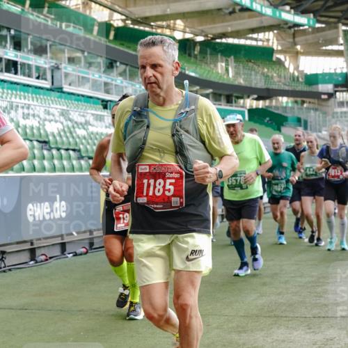 13.09.2026 - 21. swb-Marathon Bremen Michael Burmester http://msf.ph/oto/10477619 13.09.2026 13:17:32 Laufen im Stadion 134, 153, 231, 267, 271, 311, 404, 449, 588, 732, 753, 837, 990, 1057, 1185, 1312, 1424, 1425, 1465, 1539, 1790, 1813, 1825, 1844, 1868, 1987, 2056, 2067, 2096, 2123, 2259, 2351, 2357, 2358, 2363, 2381, 2389, 2419, 2532, 2550, 2562, 2579, 2586, 2601, 2647, 2655, 2664, 2778, 2797, 2799, 2821, 2846, 2849, 2880, 2893, 2974, 2984, 2996, 3104, 3133, 3146, 3180, 3195, 3210, 3213, 3314, 3337, 3366, 3387, 3421, 3431, 3476, 3479, 3501, 3506, 3537, 3548, 3633, 3654, 3740 meine-sportfotos.de