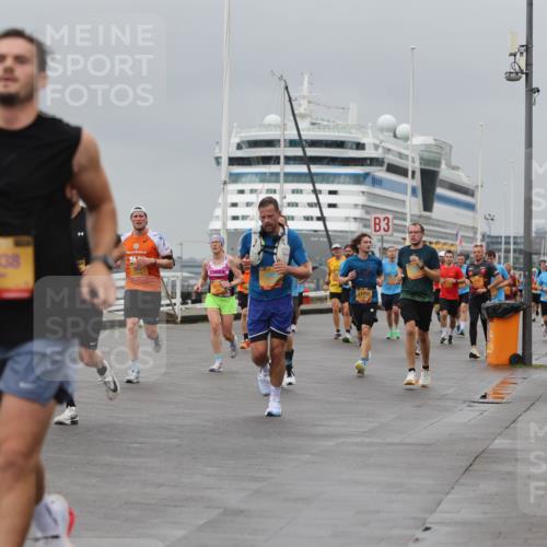 13.09.2026 - Kiel Lauf Andreas Tolksdorf http://msf.ph/oto/10477632 13.09.2026 11:50:46 Kiellinie 3888, 4, 7038, 991, 3 meine-sportfotos.de