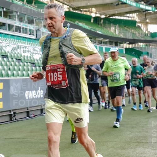 13.09.2026 - 21. swb-Marathon Bremen Michael Burmester http://msf.ph/oto/10477634 13.09.2026 13:17:32 Laufen im Stadion 134, 153, 231, 267, 271, 311, 404, 449, 588, 732, 753, 837, 990, 1057, 1185, 1312, 1424, 1425, 1465, 1539, 1790, 1813, 1825, 1844, 1868, 1987, 2056, 2067, 2096, 2123, 2259, 2351, 2357, 2358, 2363, 2381, 2389, 2419, 2532, 2550, 2562, 2579, 2586, 2601, 2647, 2655, 2664, 2778, 2797, 2799, 2821, 2846, 2849, 2880, 2893, 2974, 2984, 2996, 3104, 3133, 3146, 3180, 3195, 3210, 3213, 3314, 3337, 3366, 3387, 3421, 3431, 3476, 3479, 3501, 3506, 3537, 3548, 3633, 3654, 3740 meine-sportfotos.de